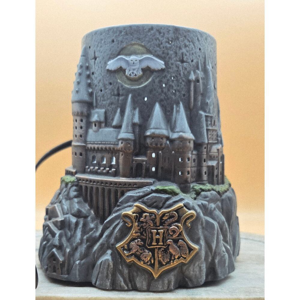 Harry Potter Hogwarts Castle Scentsy Wax Warmer - Picture 2 of 11